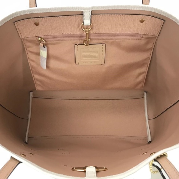 COACH • CITY TOTE WITH SOUVENIR EMBROIDERY - Picture 7 of 8